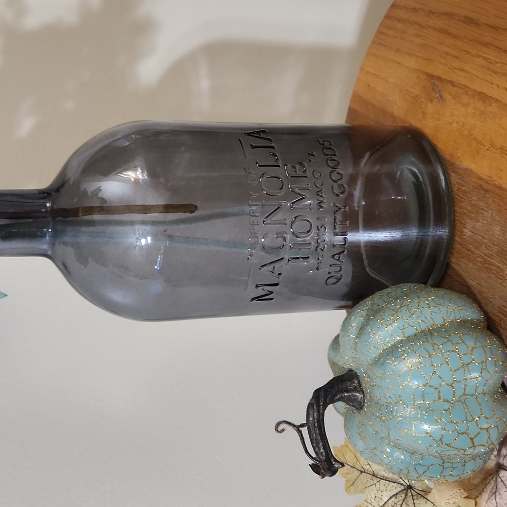 Pretty medium gray glass bottle vase. - Picture 6 of 7